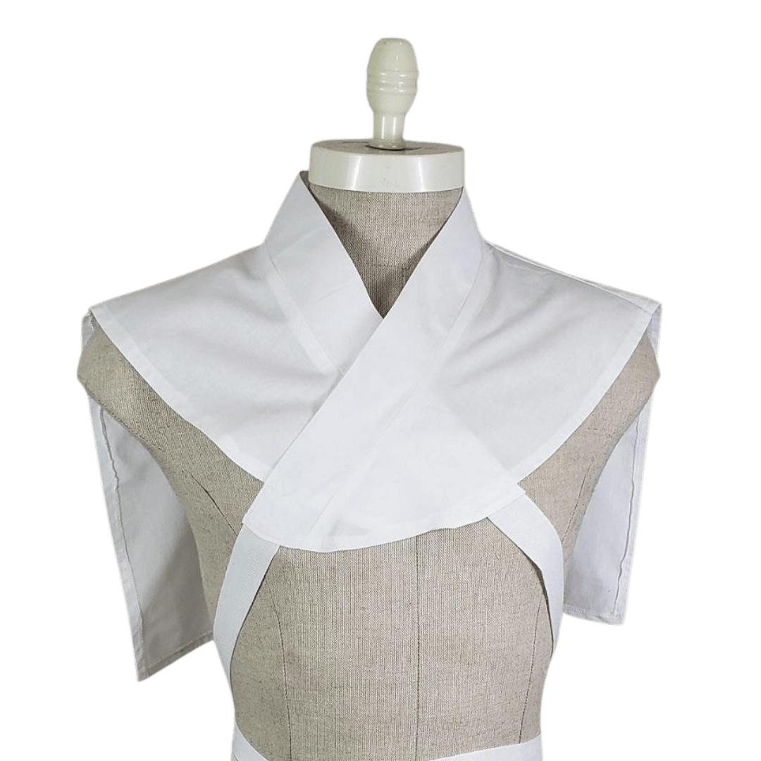 Front-Wrap Amice with Ties — White or Red Crucifix - JMJ Catholic Productsvariant