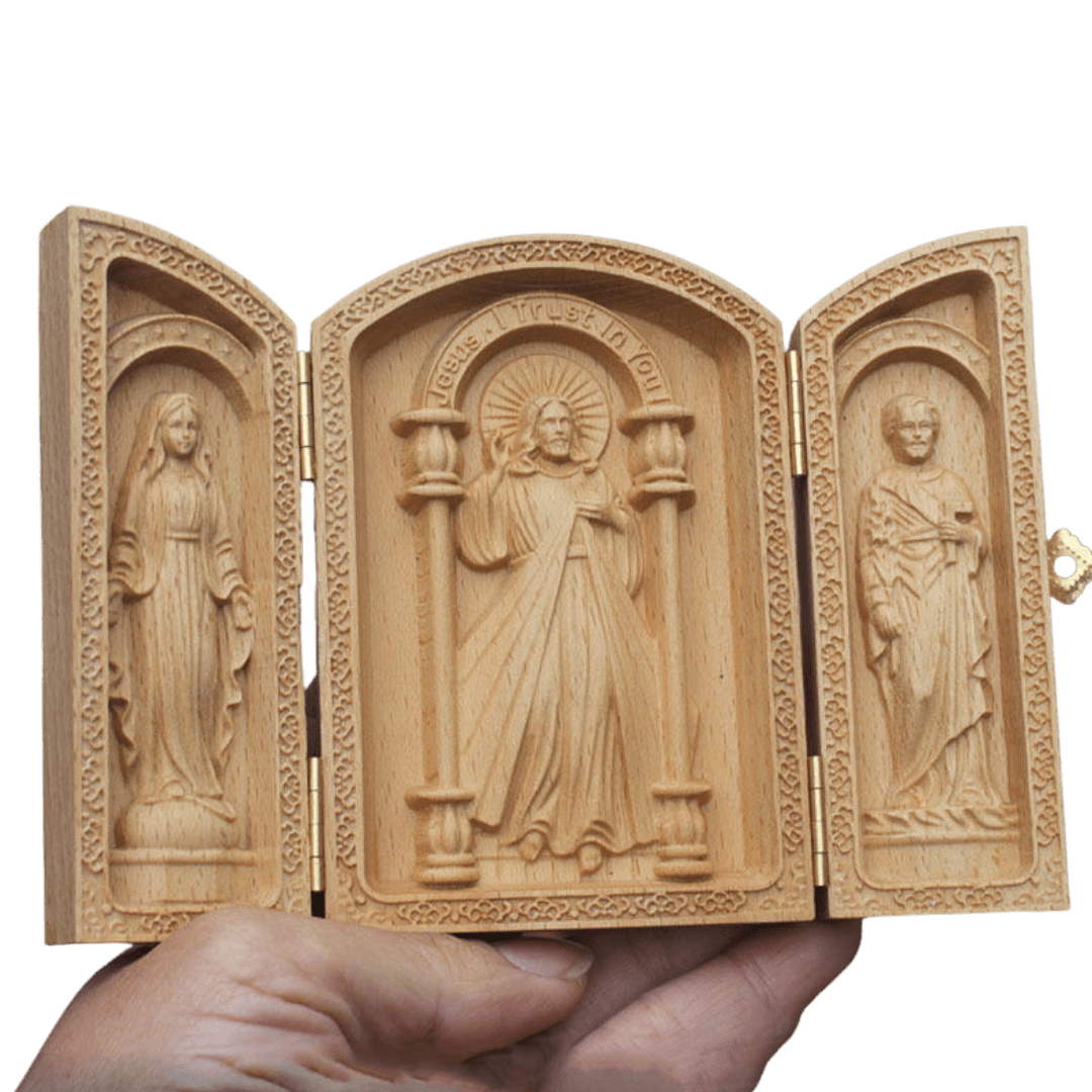 Holy Family Wooden Triptych – Folding Catholic Prayer Plaque (10.5 × 14.5 cm)