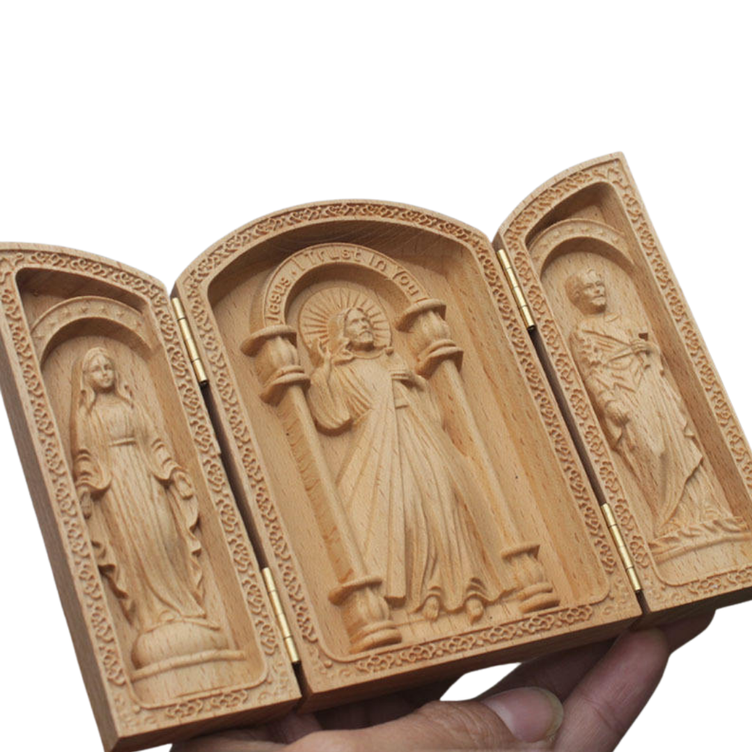 Holy Family Wooden Triptych – Folding Catholic Prayer Plaque (10.5 × 14.5 cm)