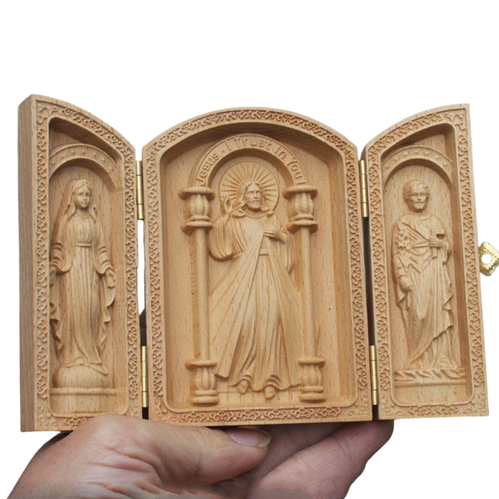 Holy Family Wooden Triptych – Folding Catholic Prayer Plaque (10.5 × 14.5 cm)
