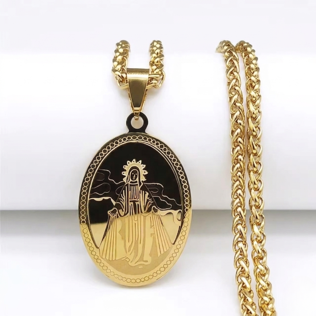 Virgin Mary Oval Pendant Necklace – 18K Gold Plated Stainless Steel (60 cm Chain)