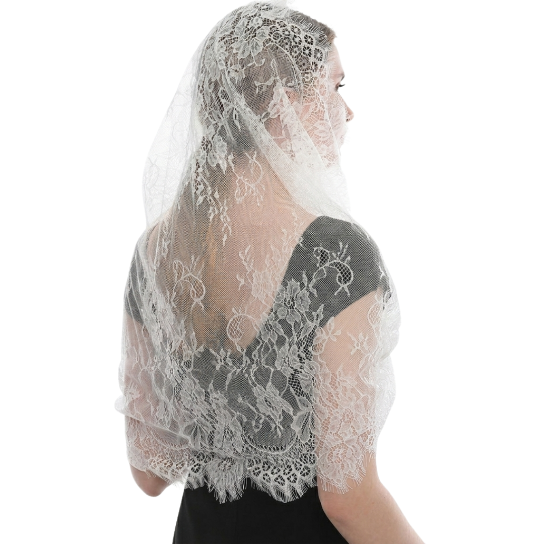 Spanish Lace Mantilla Veil - Black or White (56 x 77 cm)