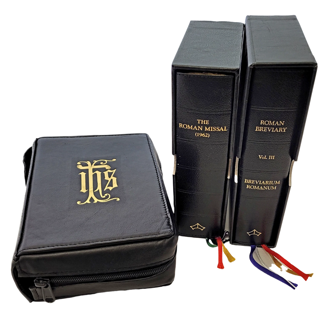 Baronius Leather Breviary Cover (Zippered) – Gold IHS Embossed (18cm x 12cm)